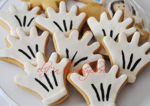 Mickey Mouse Hand Cookie